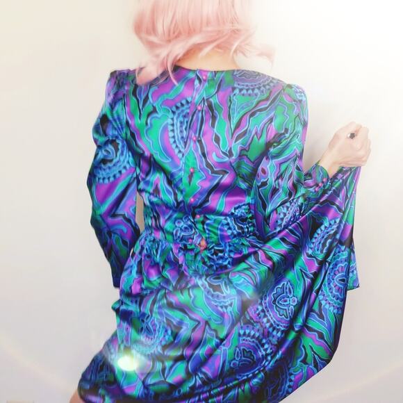 Vintage Psychedelic 70s Silky Dress Paisley Print Size Small Medium - Picture 2 of 7